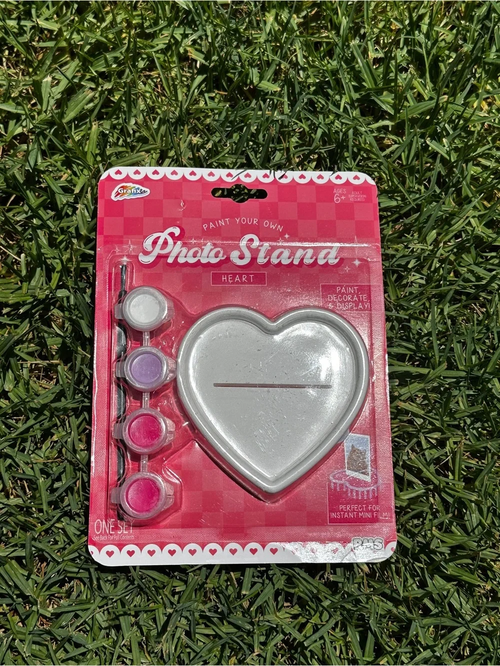 Heart Photo Stand Paintable